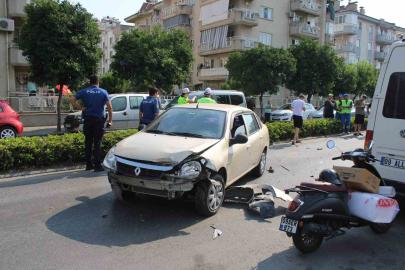 Direksiyon hakimiyetini kaybetti, karşı şeritteki otomobile çarptı