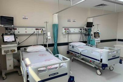 Diyarbakır Gazi Yaşargil Eğitim ve Araştırma Hastanesi’nde 60 yataklı 3. basamak yoğun bakım ünitesi hizmete açıldı