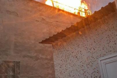 Diyarbakır’da çatıda çıkan yangın söndürüldü