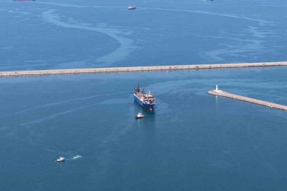 Dron saldırısında Türk mürettebatın yaralandığı gemi Samsun’a getirildi