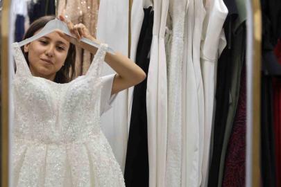 Düğünlerde tercih ’kiralık gelinlik’