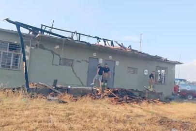 Edirne’de anız yangını ormana sıçradı: 4 helikopter ve 10 arazöz seferber oldu