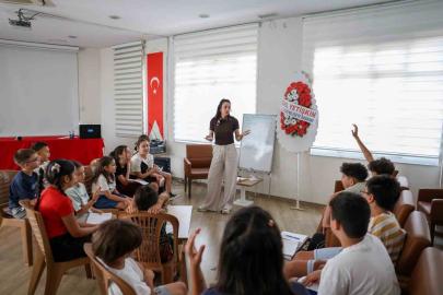 Efeler’de çocuklar felsefeyle düşünmeyi öğreniyor