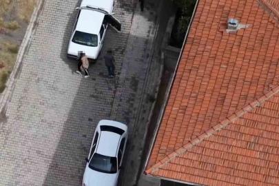 Ehliyeti yoktu, denetimden kaçtı: Yolcuyla yer değiştirirken görüntülendi
