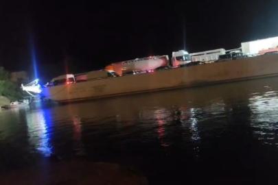 Elazığ-Pertek feribotunda motor arızası: İskeleye bir süre yanaşamadı