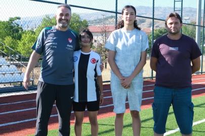 Erzincanlı 2 sporcu U-17 Kız Milli Takımı Kampına davet edildi