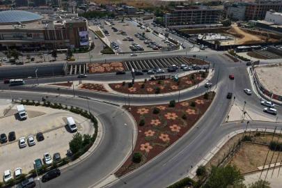 ESBAŞ Kavşağı rengarenk bir görünüme kavuştu