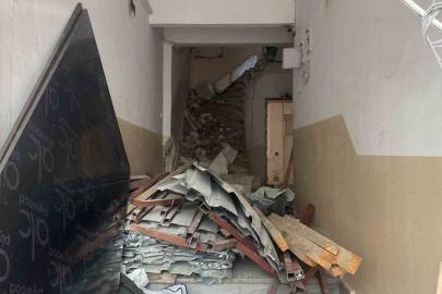 Fatih’te yıkım sırasında bina çöktü: 2 yaralı