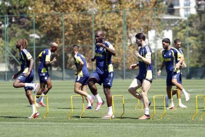 Fenerbahçe, Lyon ile oynayacağı rövanş maçı hazırlıklarına başladı