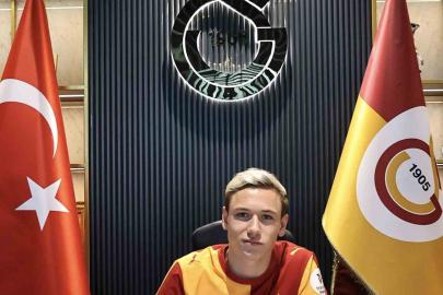Galatasaray, Aleksey Batrakov ile 5 yıllık sözleşme imzaladı