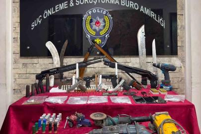 Gaziantep’te 10 adet ruhsatsız silah ele geçirildi: 2 gözaltı