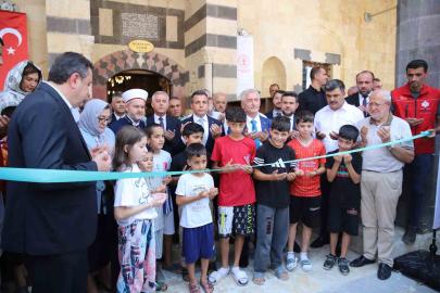 Gaziantep’te depremde hasar gören tarihi Bostancı Camii yeniden ibadete açıldı