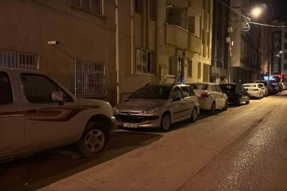 Gece yarısı çalmaya başlayan araç kornası mahalleliyi ayağa kaldırdı