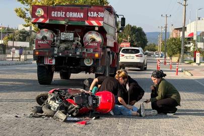 Gediz’de arazöz ile motosiklet çarpıştı: 1 yaralı