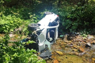 Giresun’da otomobil dereye devrildi: 6 yaralı