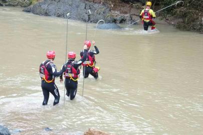 Giresun’da selde kaybolan 2 kişiyi arama çalışmaları sürüyor