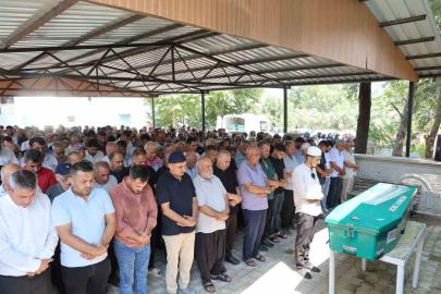 Göçükte hayatını kaybeden işçi Bekir Çelik, Kozan’da toprağa verildi