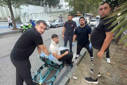 Hafif ticari araç ile motosiklet çarpıştı: 1 yaralı