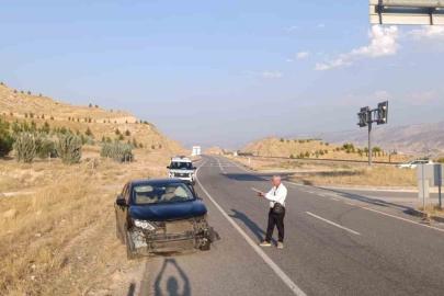 Hasankeyf’te kamyon ve otomobil çarpıştı: 2 yaralı