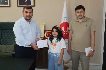 Hatay’da "Yaz Kur’an Kursu Hikâyem" yarışmasında dereceye giren öğrenciler ödüllendirildi