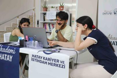 HBB, YKS tercih sürecinde adaylara ücretsiz danışmanlık hizmeti verdi