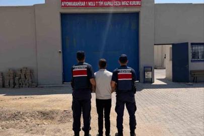 Hırsızlık suçundan hapis cezası ile aranan şahsı jandarma yakaladı