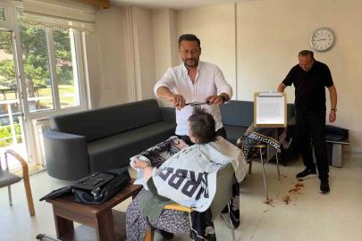 Huzurevi sakinlerinin hayır duasını aldılar