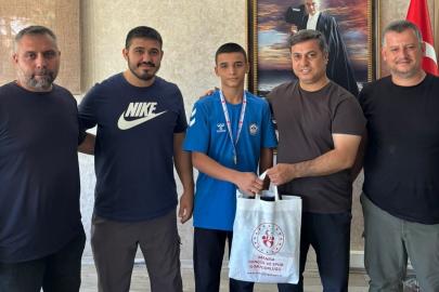 İl Müdürü Öztürk’ten Türkiye Şampiyonu Yaman’a kutlama