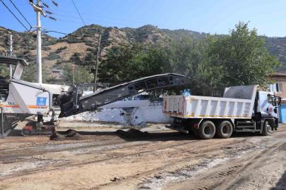 İncirliova’da Karabağ yolu yenileniyor