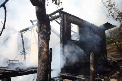 İnegöl’de yangında harabeye döndü