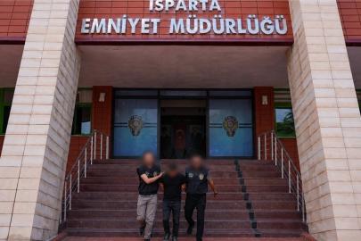 Isparta’da 20 yıl 9 ay 12 gün hapis cezasıyla aranan şahıs yakalandı