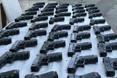 İstanbul ve Kocaeli’ne silah sevkiyatı yapacaktı, Sakarya’da 100 tabancayla yakalandı