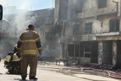 İzmir’de sünger deposunda yangın