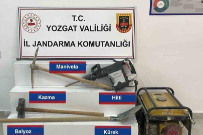 Kaçak kazı yapan 4 kişi yakalandı
