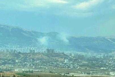 Kahramanmaraş’ta Ahır Dağı’na yıldırım düşmesi sonucu orman yangını çıktı