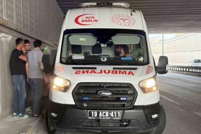 Kamyondan yola düşen demir parçası kazaya neden oldu: 1 yaralı