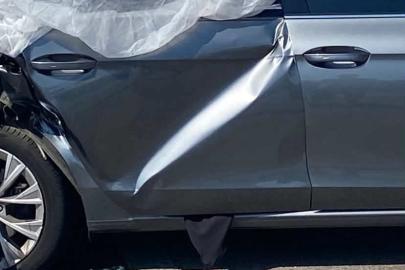 Kamyonet otomobile çarptı, yaşlı kadın hayatını kaybetti