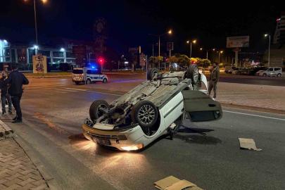 Kamyonla çarpışan otomobil takla attı