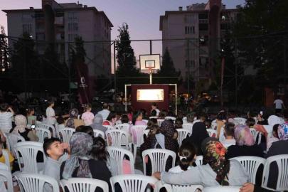 Karagöz’ün Salıncağı ilk gösteriminde çocuklar ve aileler buluştu