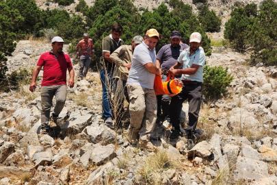Karaman’da kayalıklardan düşen avcı yaralandı