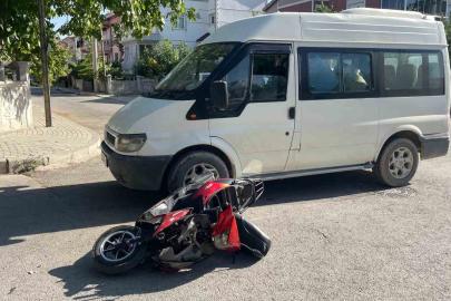Karaman’da minibüsle motosiklet çarpıştı: 2 yaralı