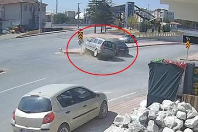 Karaman’da ters yöne giren otomobil kazaya neden oldu