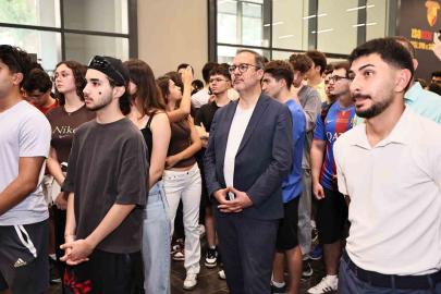 Kasapoğlu: "İzmir’in gençliği gururumuz"