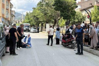 Kastamonu’da motosiklet yayaya çarptı: 2 yaralı