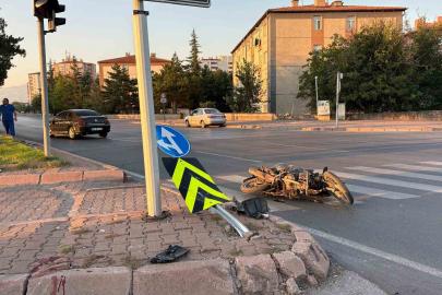 Kayseri’de otomobilin çarptığı motosiklet sürücüsü ağır yaralandı
