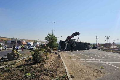 Kayseri’deki otobüs kazası güvenlik kamerasına yansıdı