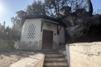 Kazdağları’ndaki yangın türbeye ulaşmadan söndürüldü