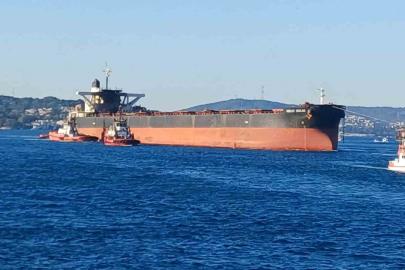 Kerç Boğazı’nda İHA saldırısına uğrayan gemi İstanbul Boğazı’ndan geçti