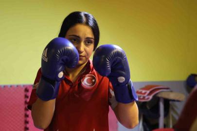Kickboksa hobi olarak başladı, yıllar sonra şampiyon oldu