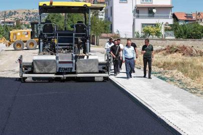 Kırıkkale Belediyesi, Osmangazi Mahallesi’nin yollarını yeniliyor